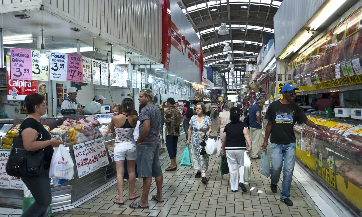 Isenção de IR pode elevar consumo e pressionar inflação e juros