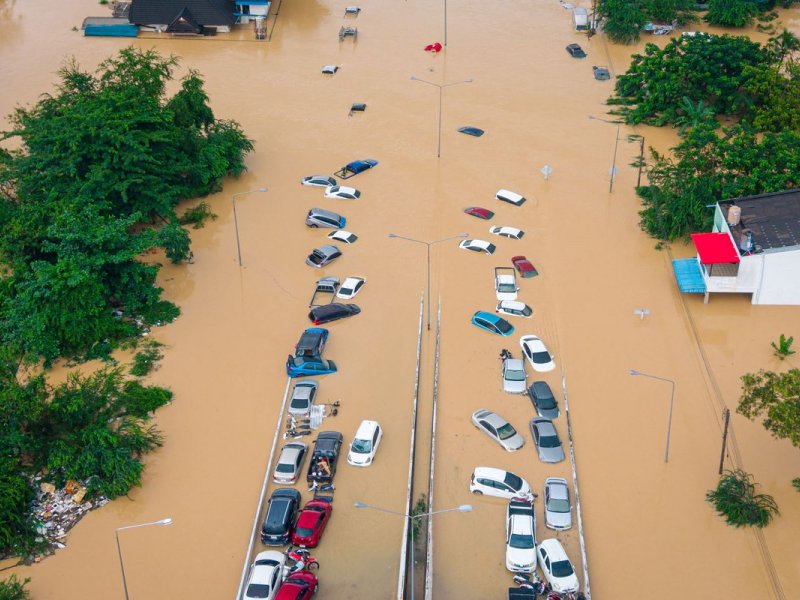 Tempestades Devastadoras: Mais de Mil Mortes no Sudeste Asiático