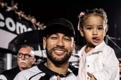 Neymar e Mavie: Celebração emocionante dos gols do papai!