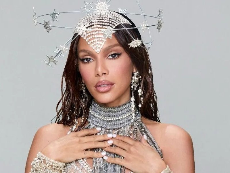 Anitta Justifica Ausência em Salvador: Fãs Revoltados!