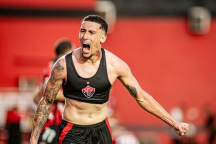 Vitória Triunfa! Leão Garante Permanência com Gol Surpreendente