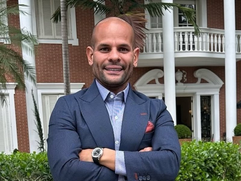 Médico Defende-se de Acusações: 'Não Rotulo Medicamentos'