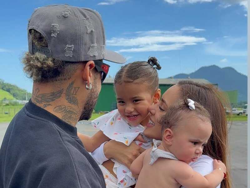 Neymar e Bruna Biancardi: Reencontro emocionante com as filhas!