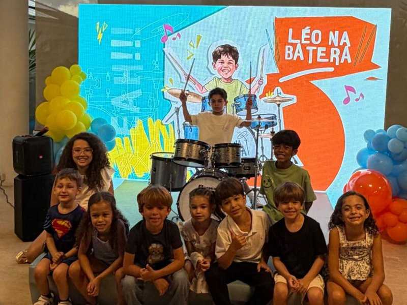 Filho de Marília Mendonça Brilha na Bateria e Encanta Todos