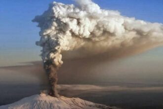 Vulcão Etna em Erupção: Alerta da Defesa Civil Surpreende Itália!