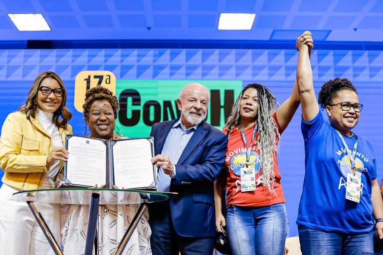 Lula destaca luta inabalável por direitos humanos em conferência