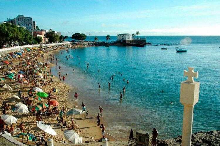 Polícia prende homem com tornozeleira por furto a turista no Porto