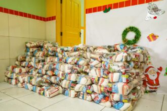Beneficiários de Candeias celebram entrega da Cesta Natalina 2023