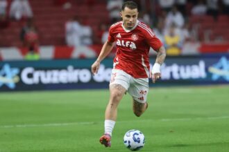 Bahia entra na disputa por meia destaque do Internacional