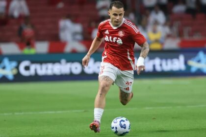 Bahia entra na disputa por meia destaque do Internacional