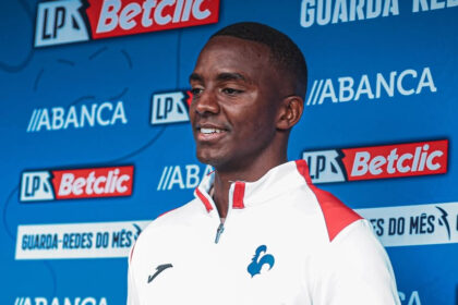 Bahia busca goleiro que atua no futebol europeu e é irmão de carrasco do clube