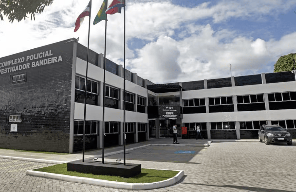 Polícia prende idoso suspeito de agredir padrasto de 79 anos na Bahia