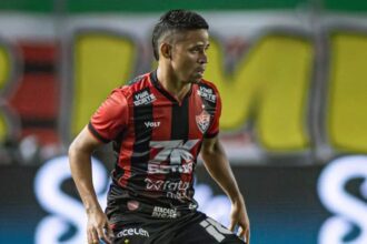 Coritiba pode atravessar Vitória na contratação de Erick, que pertence ao São Paulo