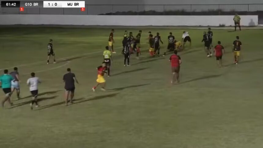 Atacante ex-Fortaleza se envolve em confusão durante partida festiva de fim de ano