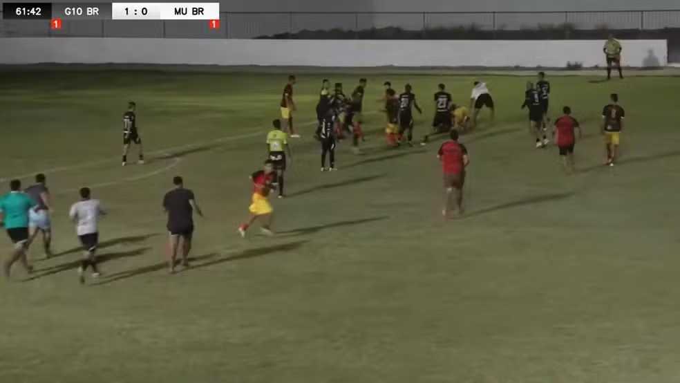 Atacante ex-Fortaleza se envolve em confusão durante partida festiva de fim de ano