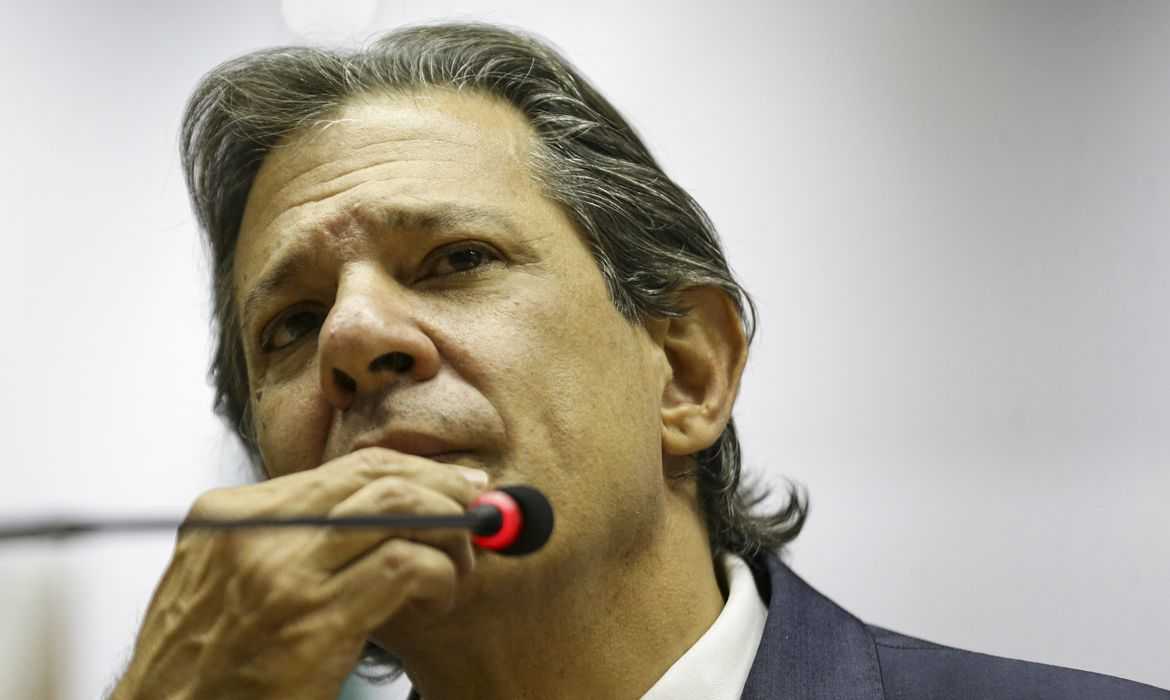 Haddad confirma que pretende deixar governo em fevereiro