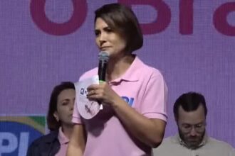 Aliados relatam irritação de Michelle Bolsonaro com carta que reafirma candidatura de Flávio à Presidência