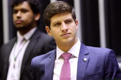 Após repercussão negativa, João Campos anula nomeação de filho de procuradora para cargo de R$ 30 mil