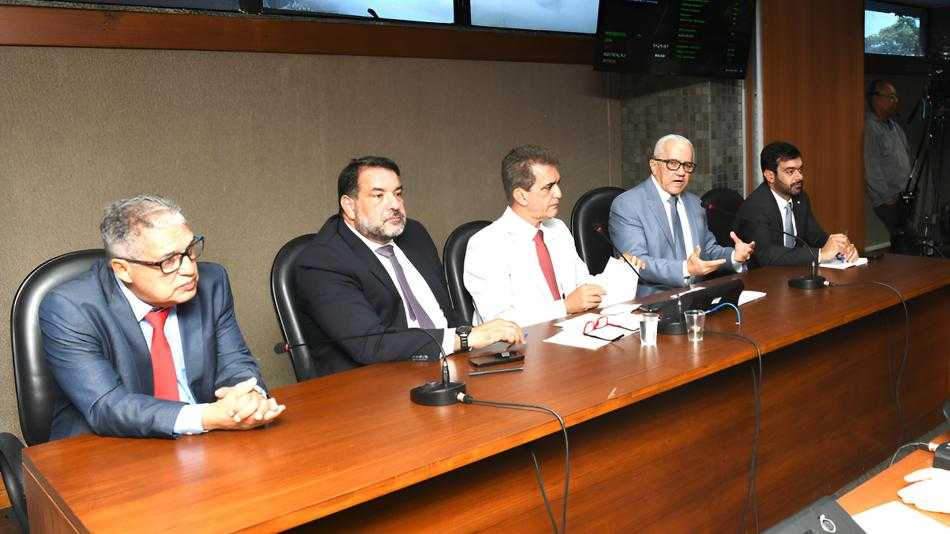 Nome de Josias Gomes é aprovado na CCJ para cargo de conselheiro do TCE