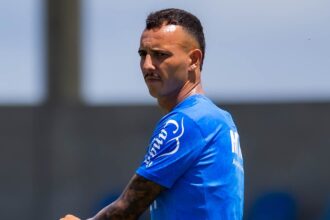 Lateral do Bahia pode ser negociado com o Internacional; entenda