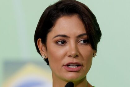 Michelle Bolsonaro relata encontro emocionado de Jair Bolsonaro com a filha na véspera de Natal