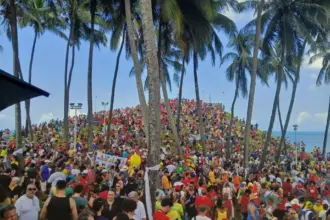 Manifestantes protestam na Barra contra PL da Dosimetria aprovado pela Câmara