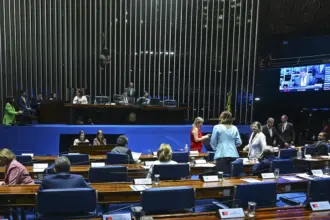 Senado aprova PL Antifacção com endurecimento de penas e nova taxa sobre apostas