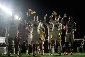 Chance de queda do Vitória despenca após triunfo e time pode selar permanência já na próxima rodada
