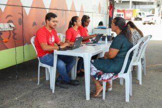 Candeias recebe ônibus do Hemoba para doação de sangue e medula