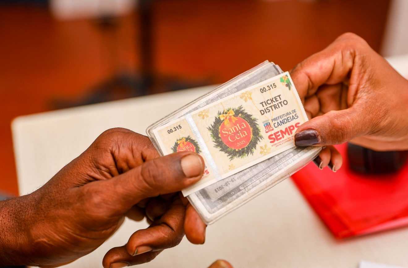 Candeias inicia entrega de tickets para ceia natalina a 20 mil famílias