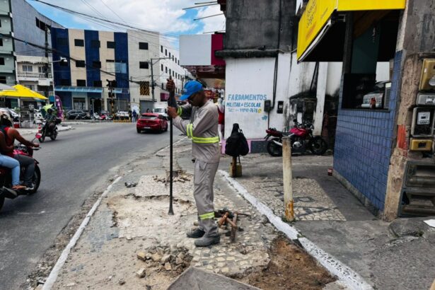 SEMANA de limpeza revitaliza calçadas no centro de Candeias