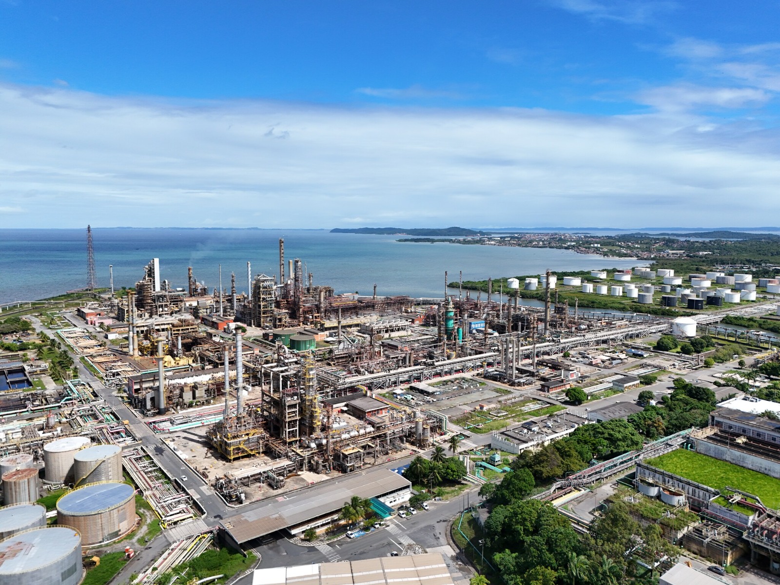 Acelen celebra 4 anos na Refinaria de Mataripe com recordes e transformação