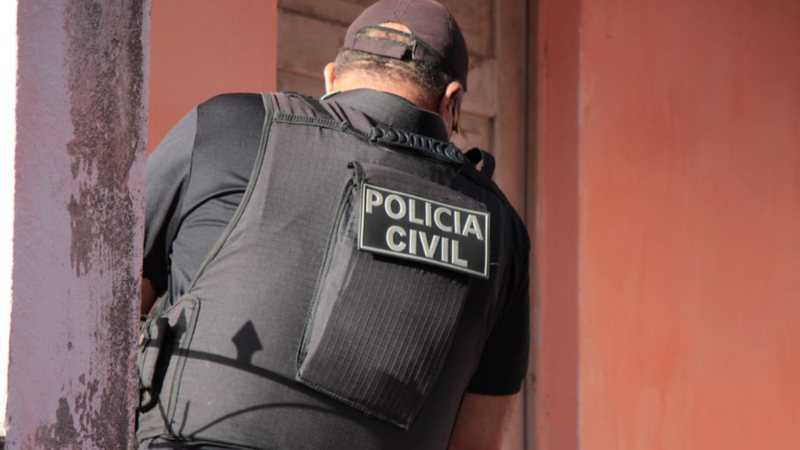 Polícia prende dois suspeitos de roubo a propriedades rurais na Bahia