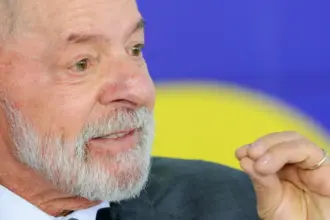 Lula apresenta evolução positiva após cirurgia de catarata com sucesso