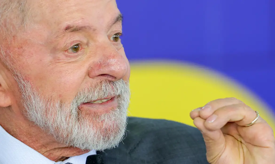 Lula apresenta evolução positiva após cirurgia de catarata com sucesso