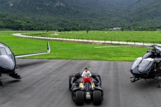 Neymar Exibe Luxo: Batmóvel e Jatinho em Postagem Surpreendente!