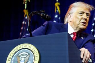 Trump monitora protestos no Irã e avalia opções “fortes” que podem mudar tudo