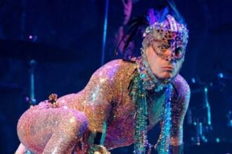 Ney Matogrosso ou Caetano? Viraliza Confusão em Salvador!