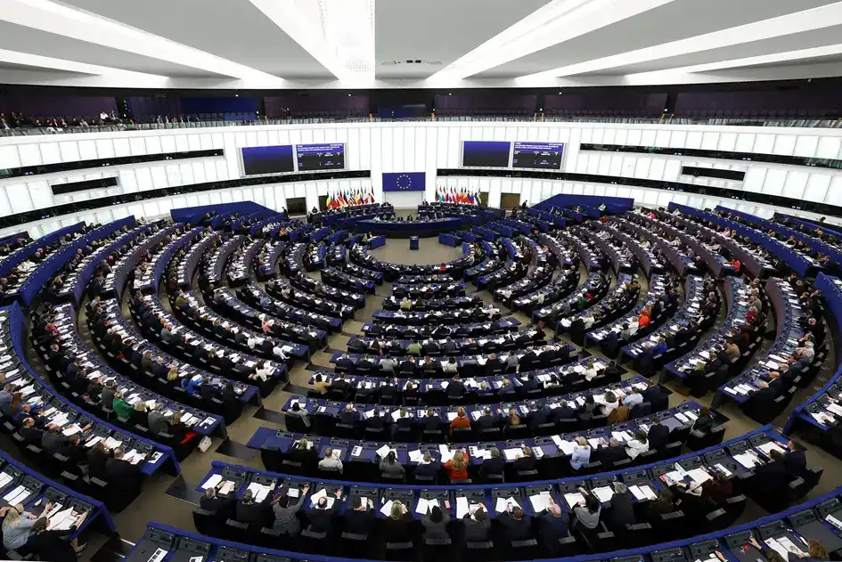 Parlamento Europeu suspende acordo com EUA após pressão de Trump