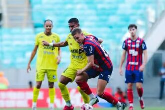 Bahia vence Jequié com destaque da base na estreia do Campeonato Baiano