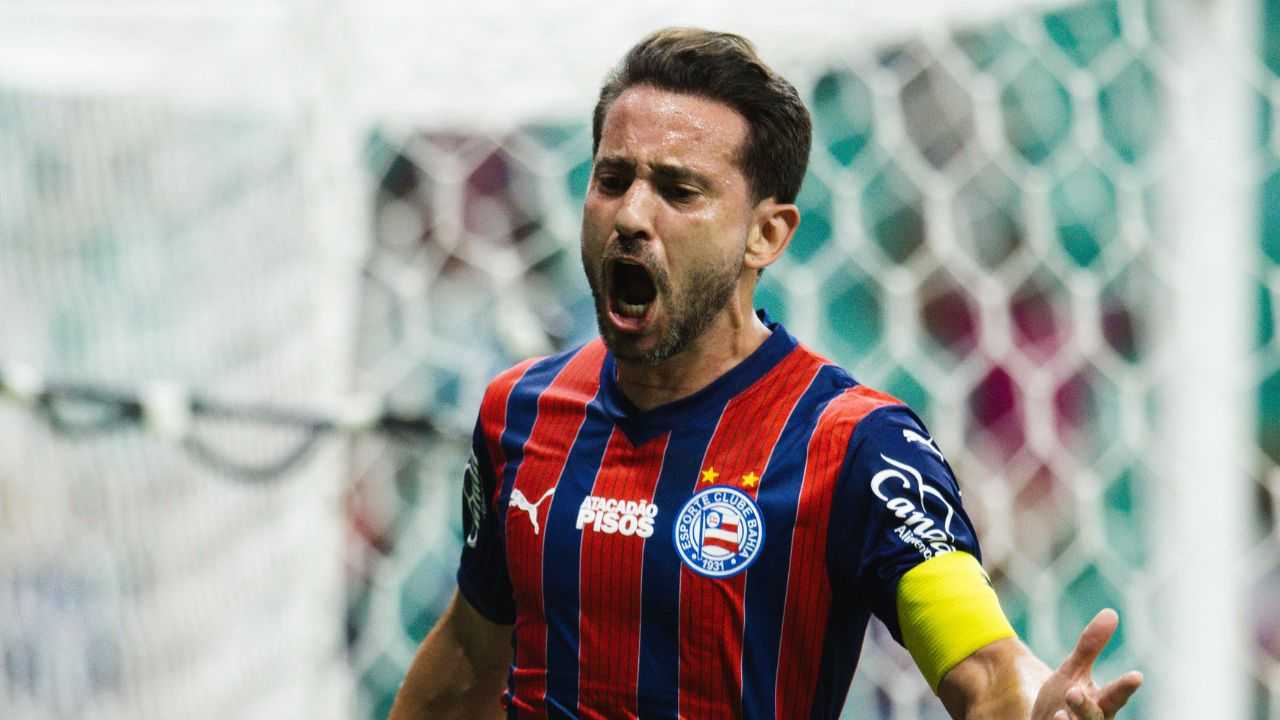 Éverton Ribeiro alcança marca expressiva pelo Bahia após gol contra o Barcelona