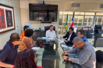 SDE debate fortalecimento do setor coureiro-calçadista em Ipirá