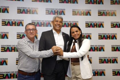 Governador recebe prefeita de Aiquara e apresenta balanço de R$ 35 milhões em investimentos no município