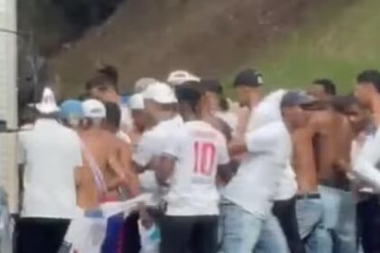 Homem é espancado por integrantes de torcida organizada antes de jogo do Bahia