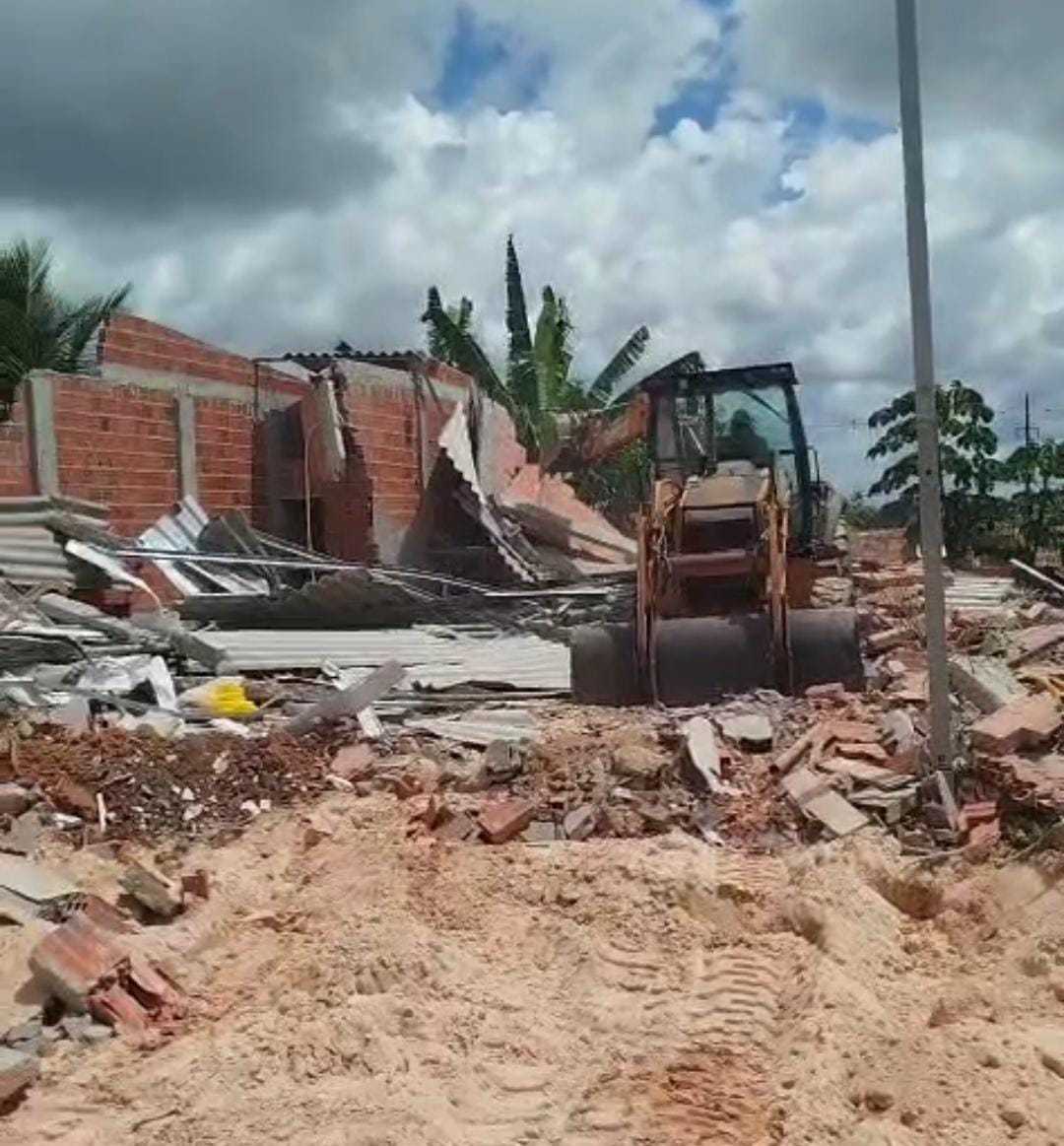 Igreja evangélica em Camaçari é demolida; pastor fala de perseguição religiosa