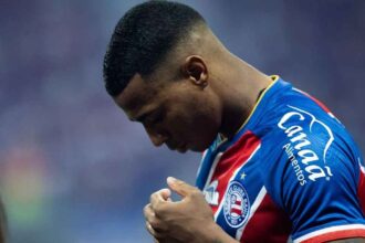 Poupado do Ba-Vi, Jean Lucas provoca o Vitória: "viram bicho no Barralixo"