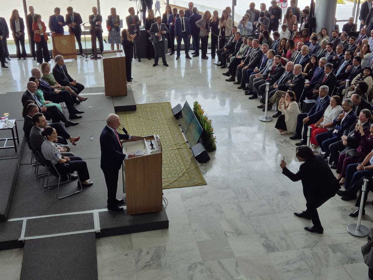 Em Brasília, Jerônimo Rodrigues participa de ato no Palácio do Planalto sobre os três anos do 8 de Janeiro