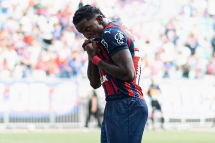 Após se machucar no Ba-Vi, joia do Bahia passará por cirurgia