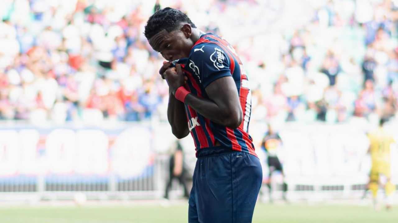 Após se machucar no Ba-Vi, joia do Bahia passará por cirurgia