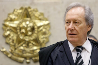 Lewandowski apresenta pedido de saída do Ministério da Justiça a Lula